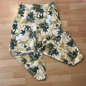 Tahari 100% linen cropped pants size medium. EUC tropical palm trees 🌴